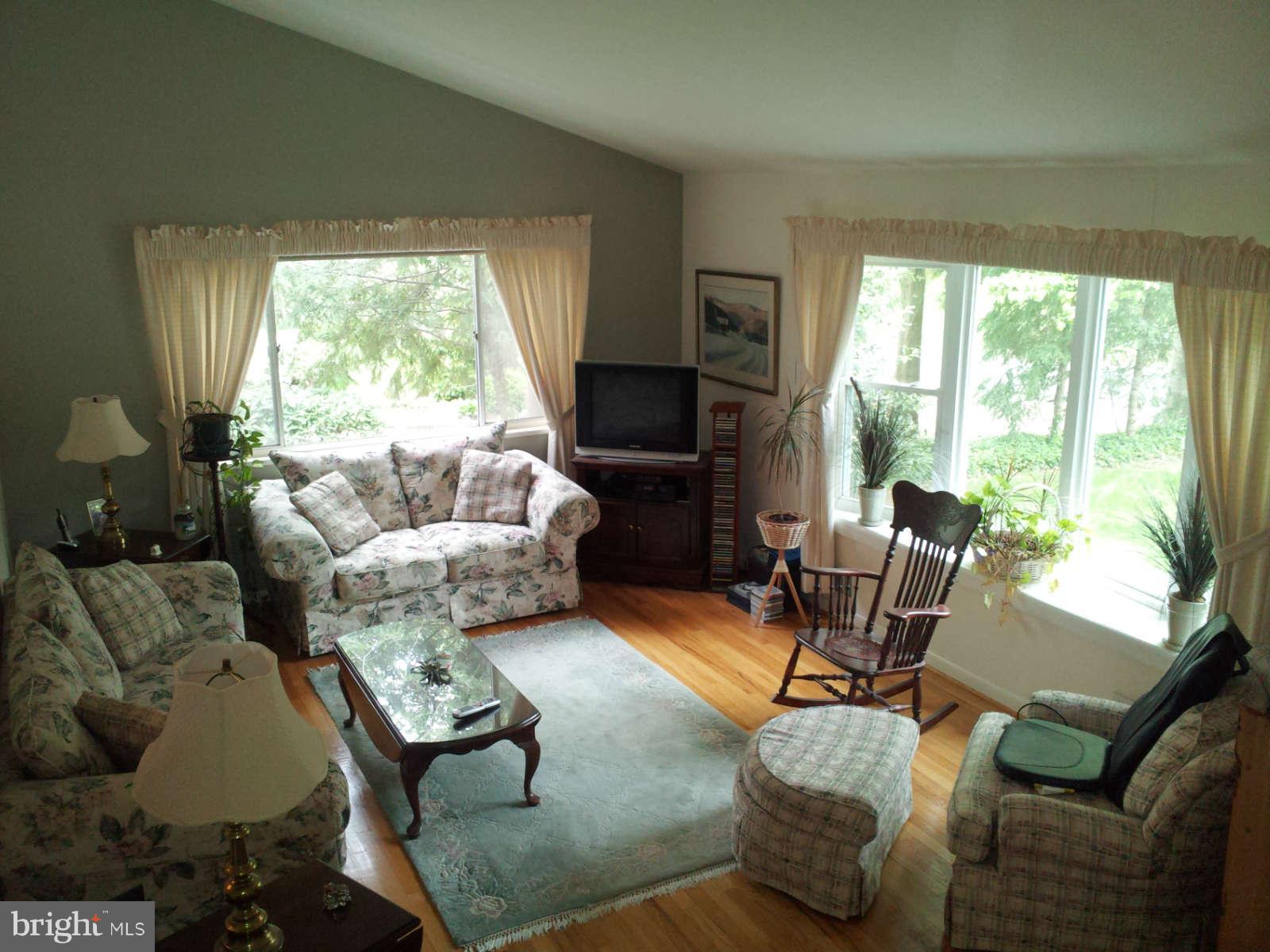 30 Wilelinor Drive Edgewater, MD 21037 - Photo 5 of 30 Living Room