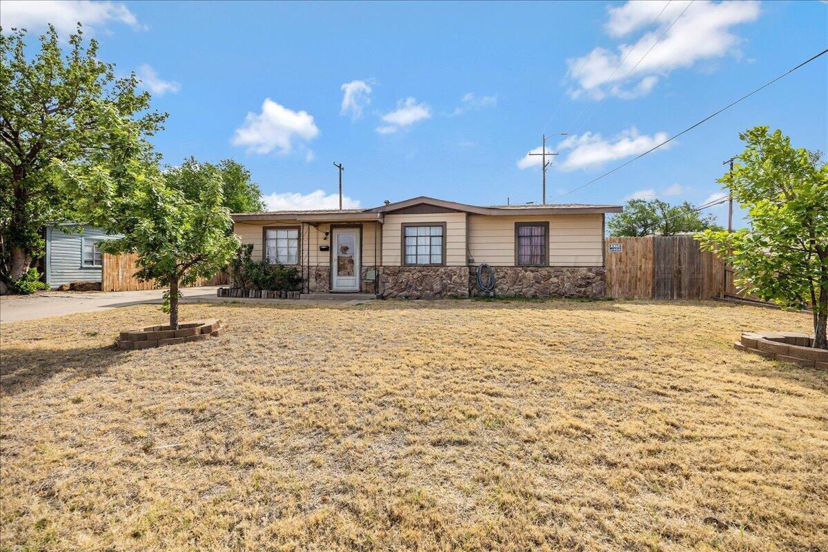 2400 Hickory Street Amarillo, TX 79107 - Photo 1 of 17 01-Front