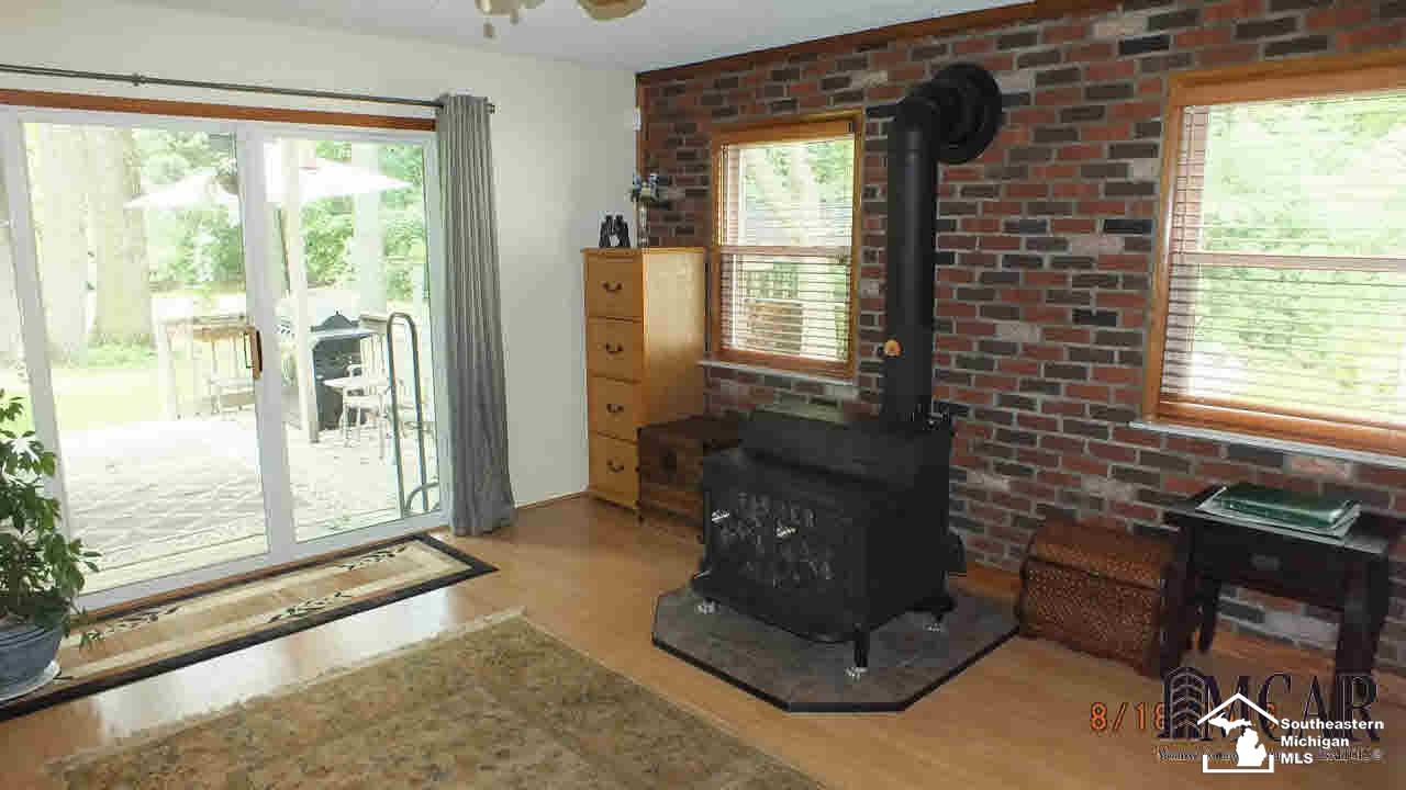 10137 Telegraph Road Erie, MI 48133 - Photo 19 of 28 Family Room