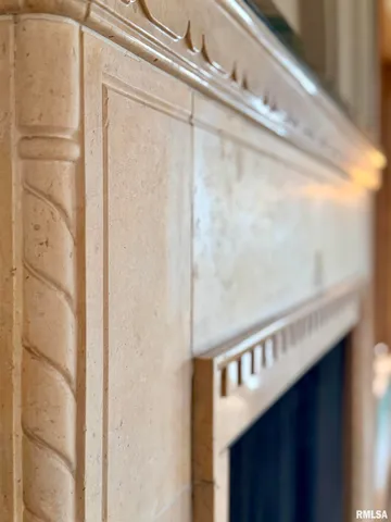 $995,000 | 4775 North Grandview Drive, Peoria Heights, IL 61616