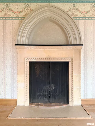 $995,000 | 4775 North Grandview Drive, Peoria Heights, IL 61616