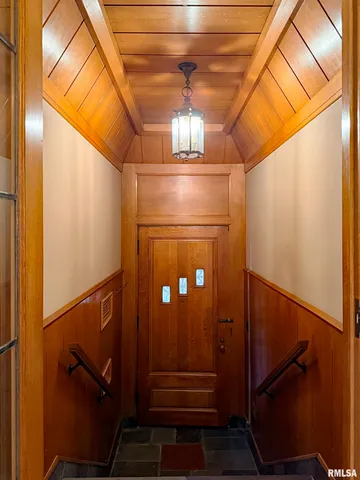 $995,000 | 4775 North Grandview Drive, Peoria Heights, IL 61616