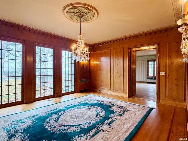 $995,000 | 4775 North Grandview Drive, Peoria Heights, IL 61616