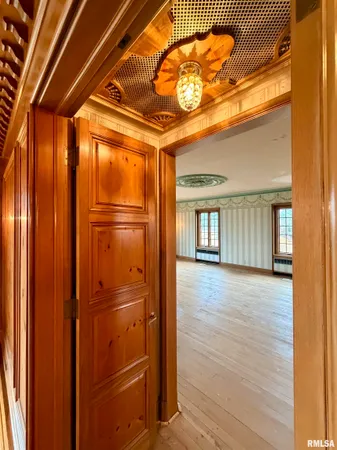 $995,000 | 4775 North Grandview Drive, Peoria Heights, IL 61616