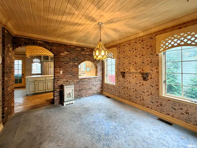 $995,000 | 4775 North Grandview Drive, Peoria Heights, IL 61616