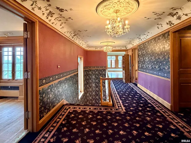 $995,000 | 4775 North Grandview Drive, Peoria Heights, IL 61616