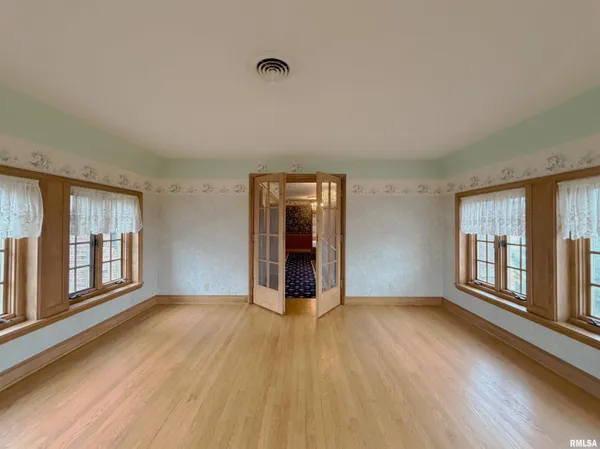 $995,000 | 4775 North Grandview Drive, Peoria Heights, IL 61616