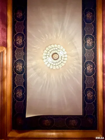 $995,000 | 4775 North Grandview Drive, Peoria Heights, IL 61616