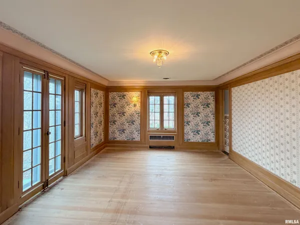 $995,000 | 4775 North Grandview Drive, Peoria Heights, IL 61616