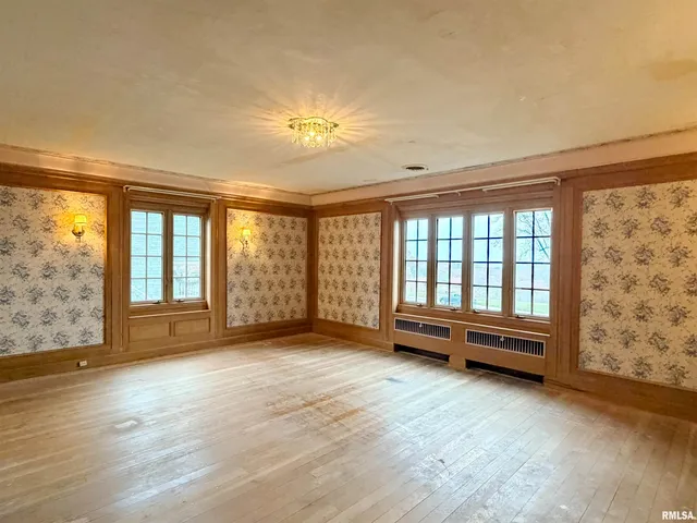 $995,000 | 4775 North Grandview Drive, Peoria Heights, IL 61616