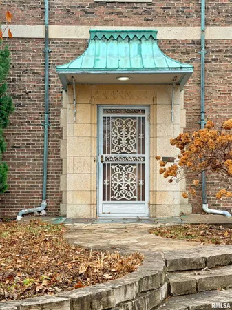 $995,000 | 4775 North Grandview Drive, Peoria Heights, IL 61616