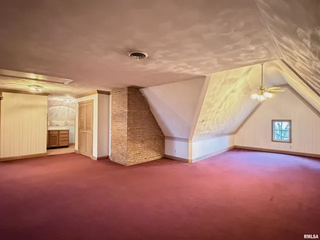 $995,000 | 4775 North Grandview Drive, Peoria Heights, IL 61616