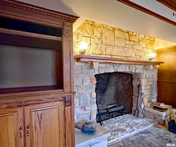 $995,000 | 4775 North Grandview Drive, Peoria Heights, IL 61616