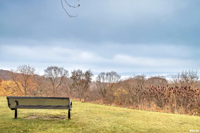 $995,000 | 4775 North Grandview Drive, Peoria Heights, IL 61616