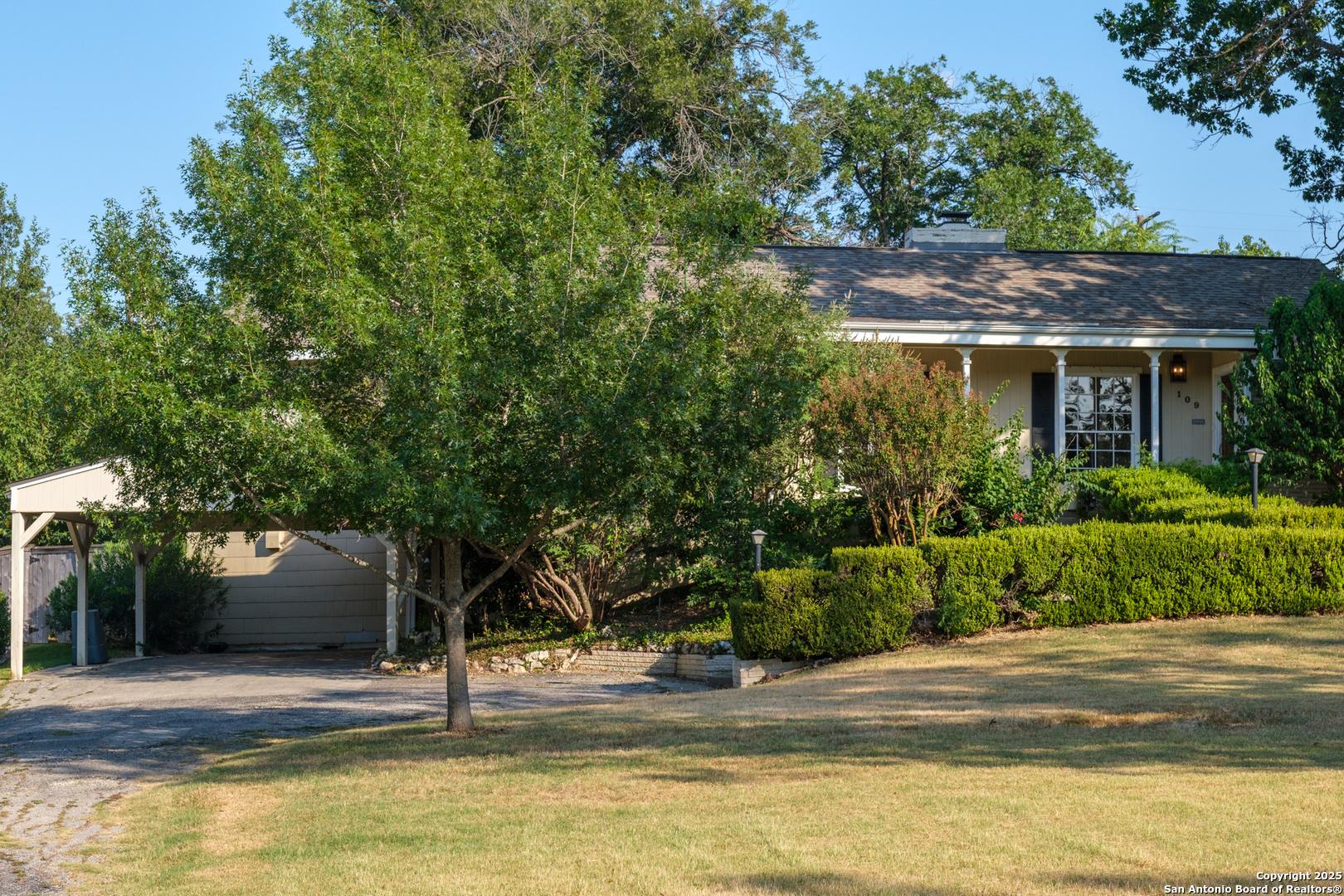 a front view of house with yard