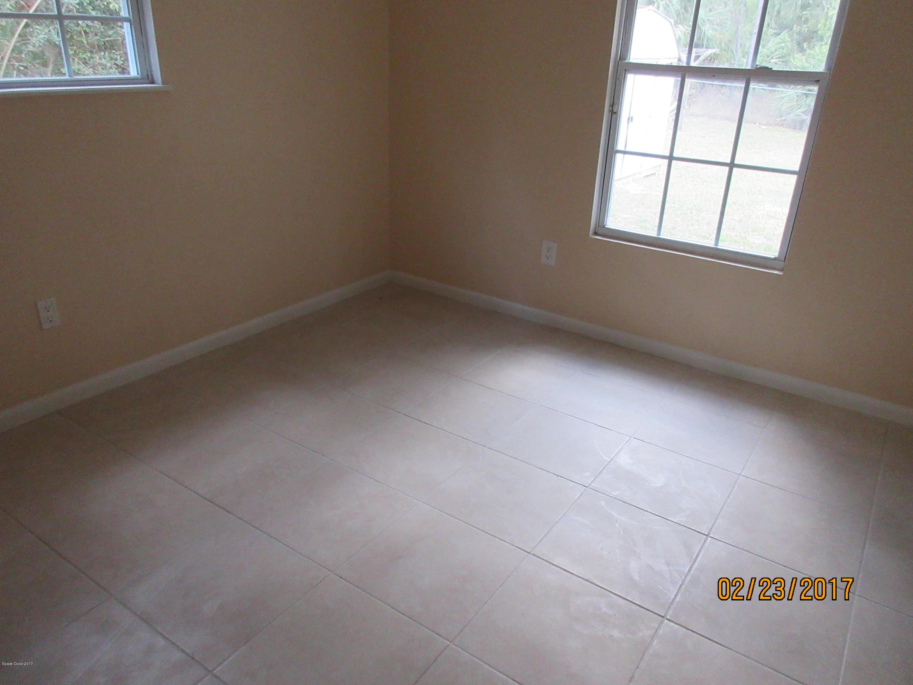 313 Danis Road Southwest Palm Bay, FL 32908 - Photo 5 of 13 IMG_3114