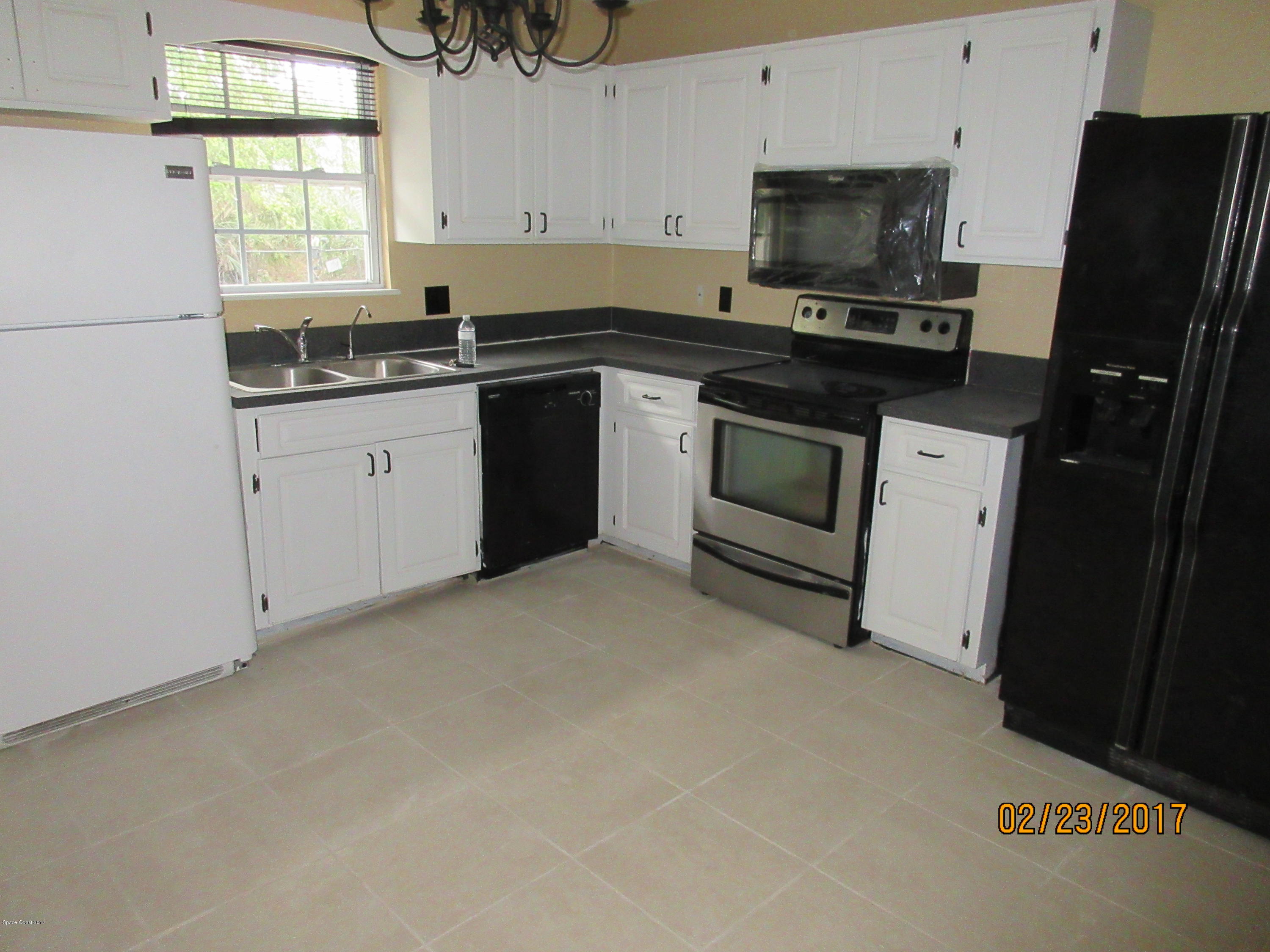 313 Danis Road Southwest Palm Bay, FL 32908 - Photo 7 of 13 IMG_3116