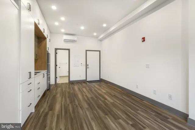 $950 | 1935 East Hazzard Street, Unit 201, Philadelphia, PA 19125