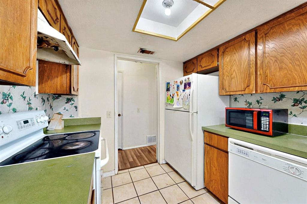 3714 Burning Tree Lane Garland, TX 75042 - Photo 14 of 36