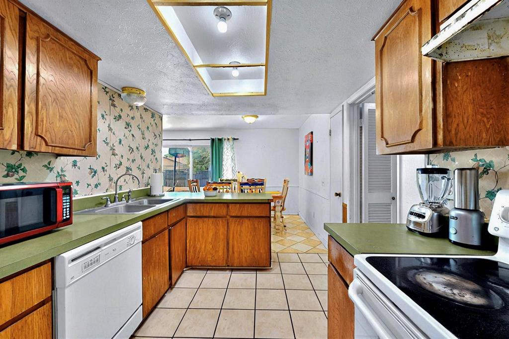 3714 Burning Tree Lane Garland, TX 75042 - Photo 15 of 36