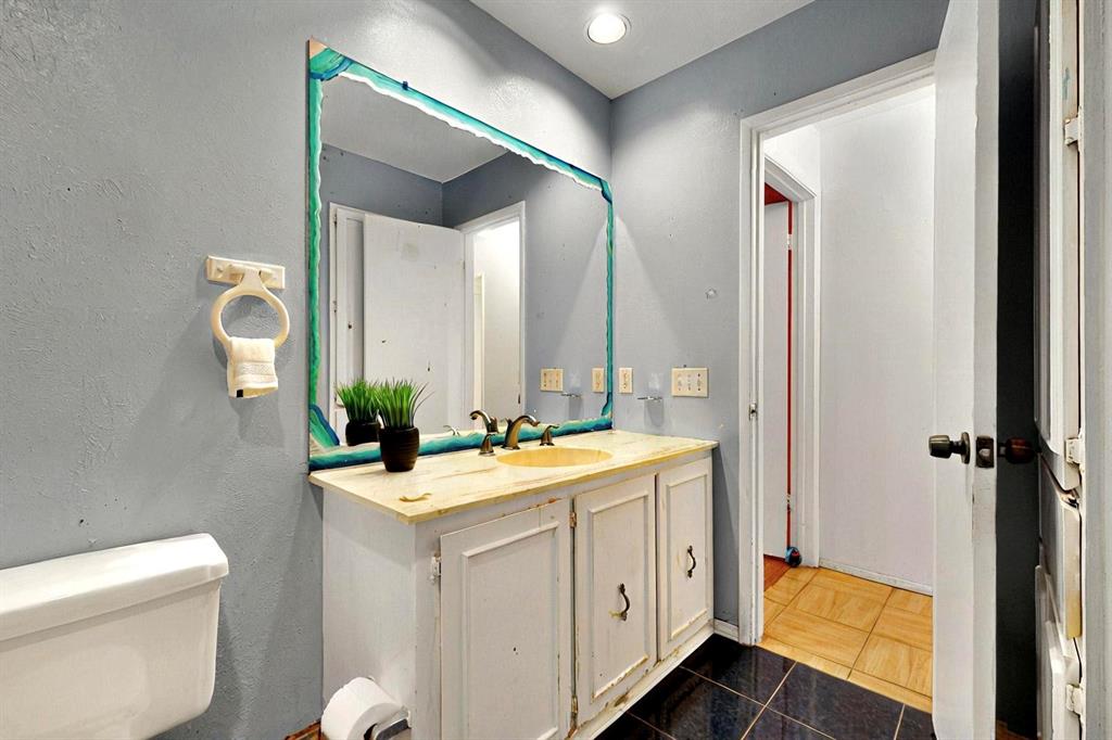 3714 Burning Tree Lane Garland, TX 75042 - Photo 16 of 36