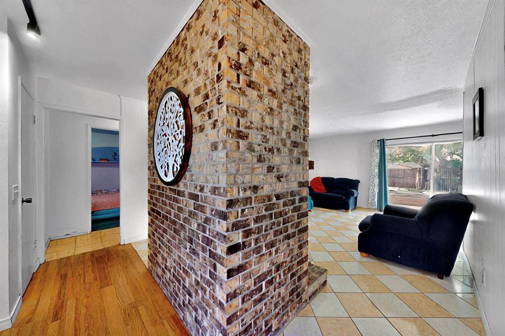 3714 Burning Tree Lane Garland, TX 75042 - Photo 5 of 36