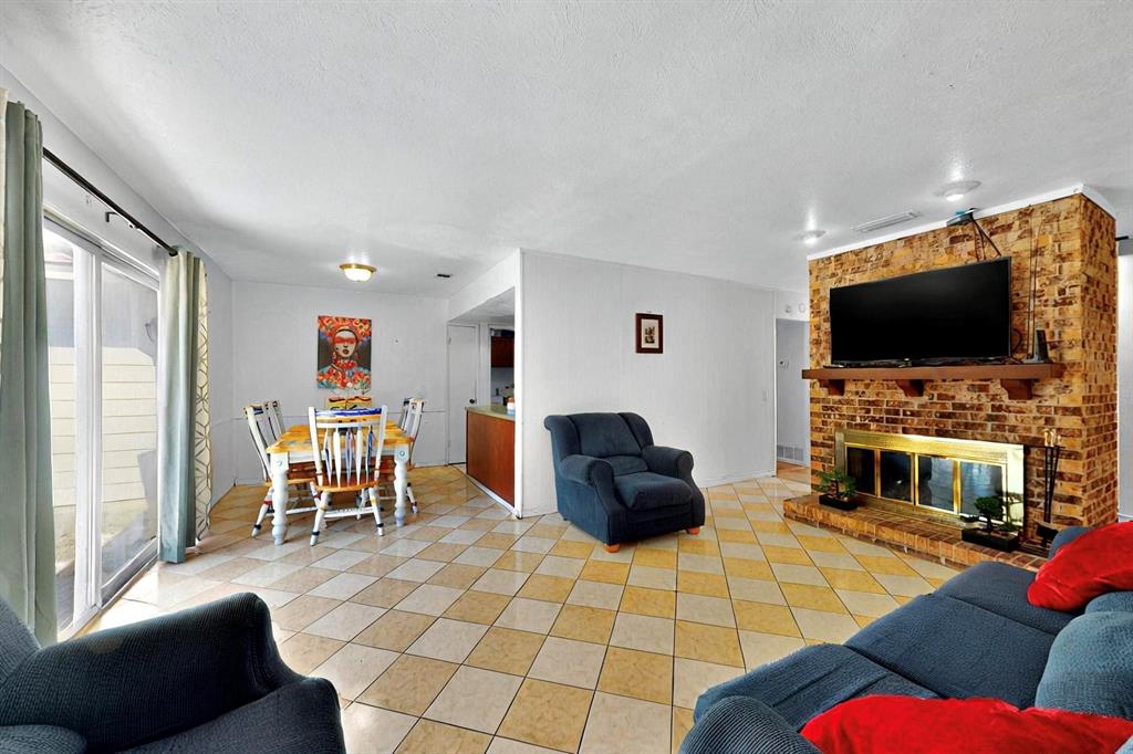 3714 Burning Tree Lane Garland, TX 75042 - Photo 9 of 36