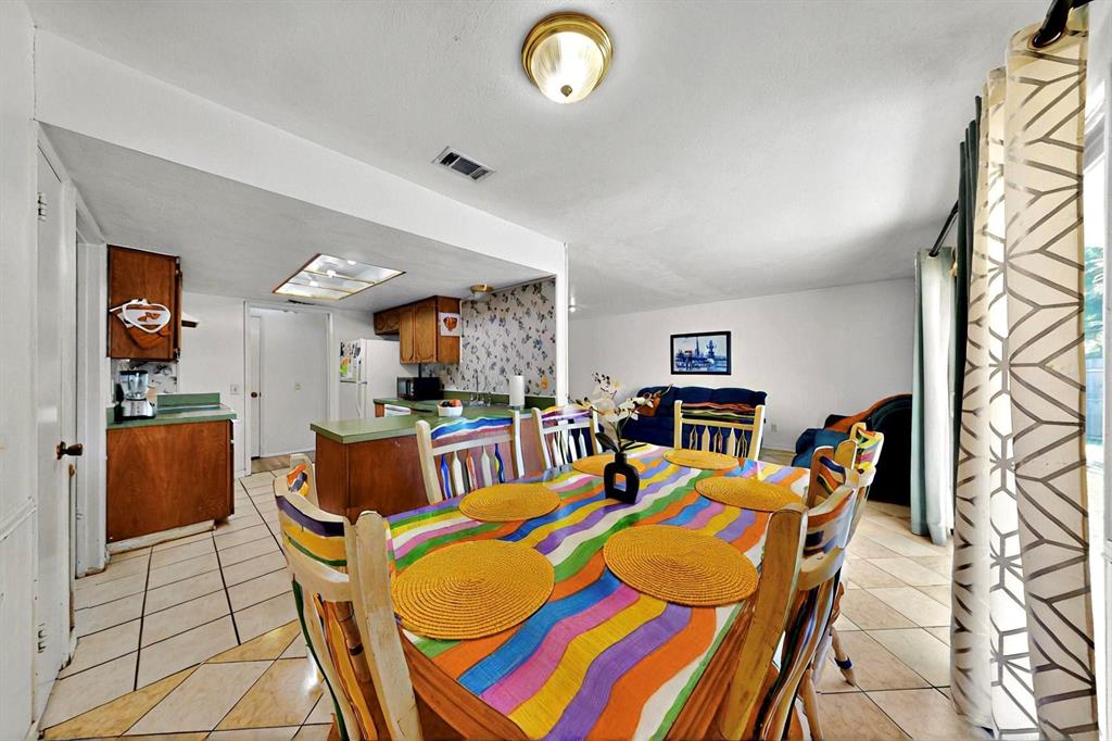 3714 Burning Tree Lane Garland, TX 75042 - Photo 10 of 36