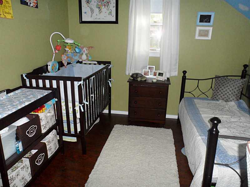 2043 Spring Valley Road Pittsburgh, PA 15243 - Photo 11 of 15 Bedroom.