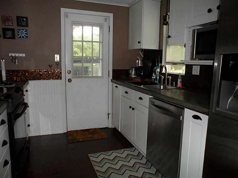 2043 Spring Valley Road Pittsburgh, PA 15243 - Photo 6 of 15 Kitchen.