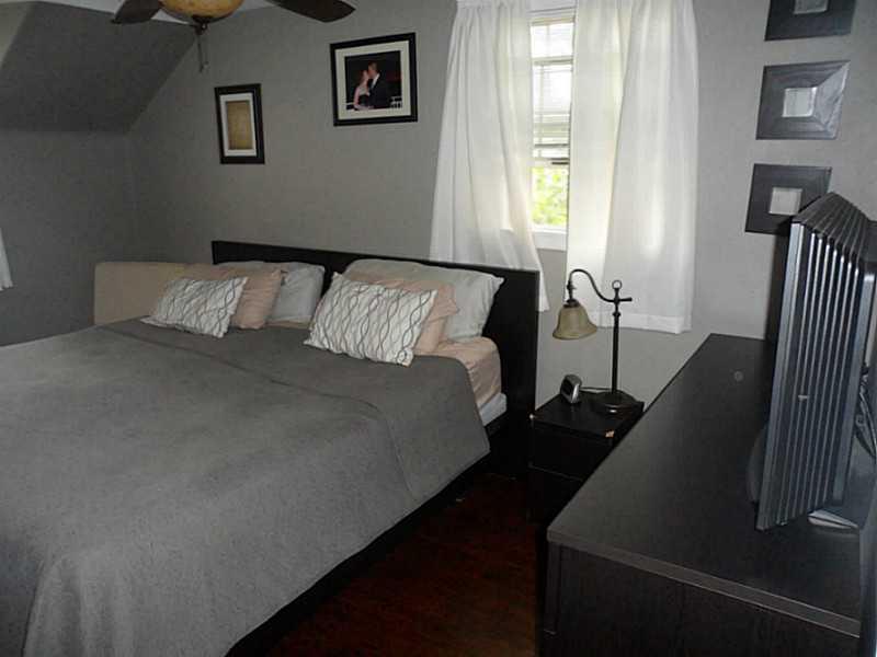 2043 Spring Valley Road Pittsburgh, PA 15243 - Photo 10 of 15 Master Bedroom.