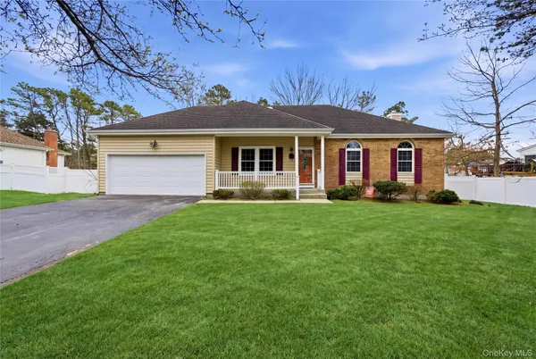 $629,000 | 33 Timber Ridge Drive, Coram, NY 11727