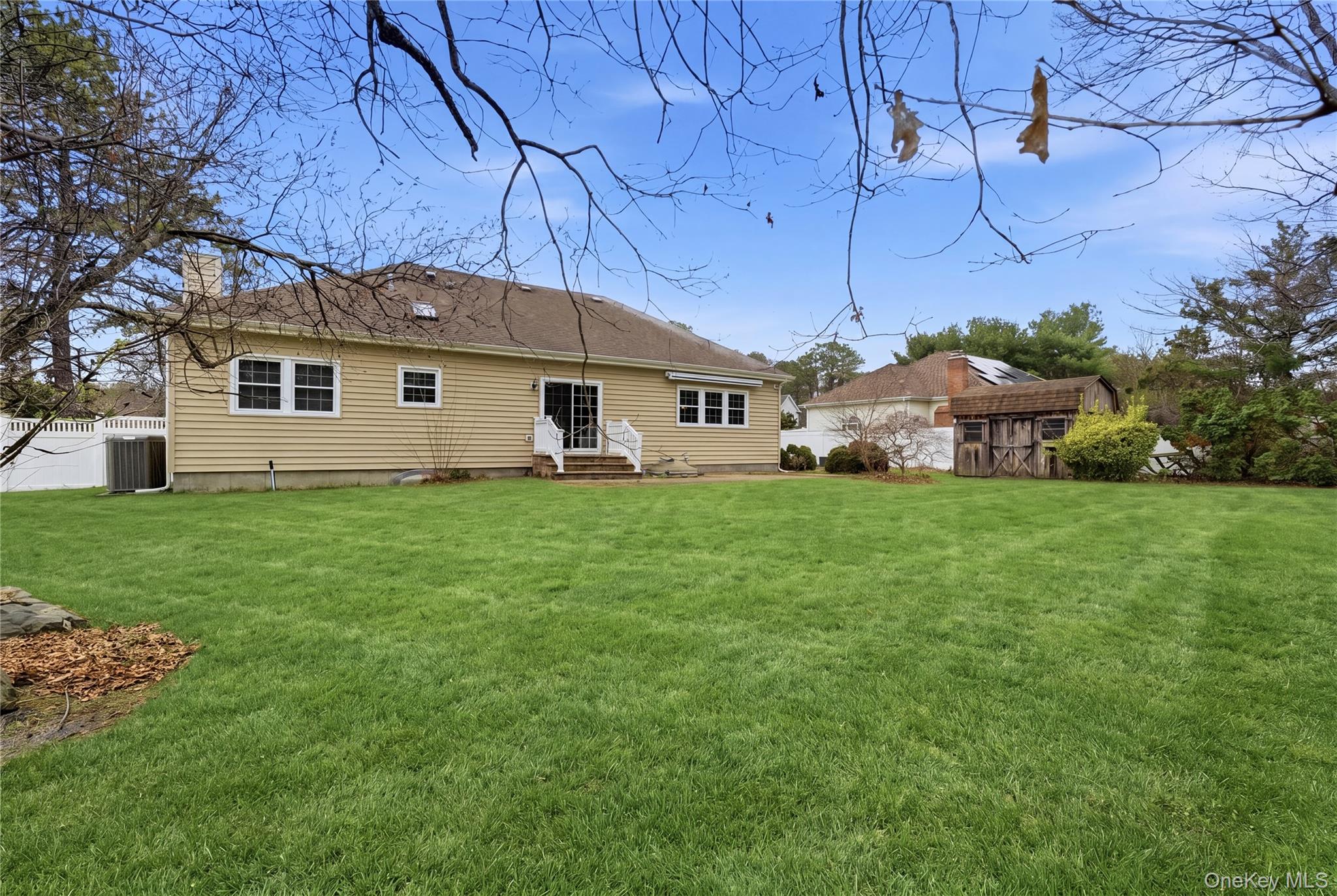 33 Timber Ridge Drive Coram, NY 11727 - Photo 20 of 24