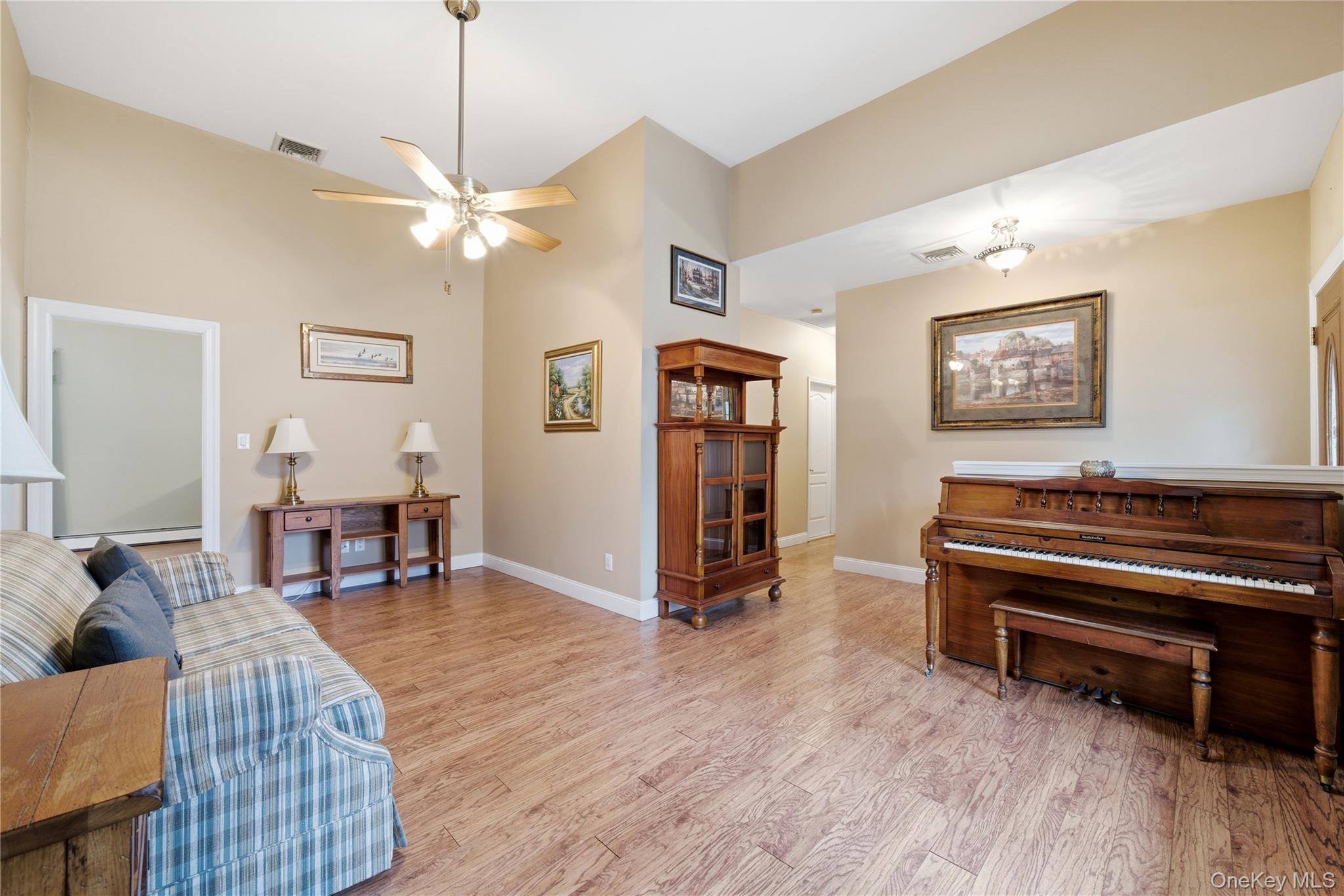 33 Timber Ridge Drive Coram, NY 11727 - Photo 4 of 24