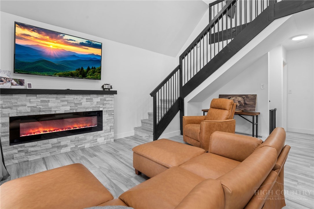 229 Greenbriar Road Beech Mountain, NC 28604 - Photo 3 of 40