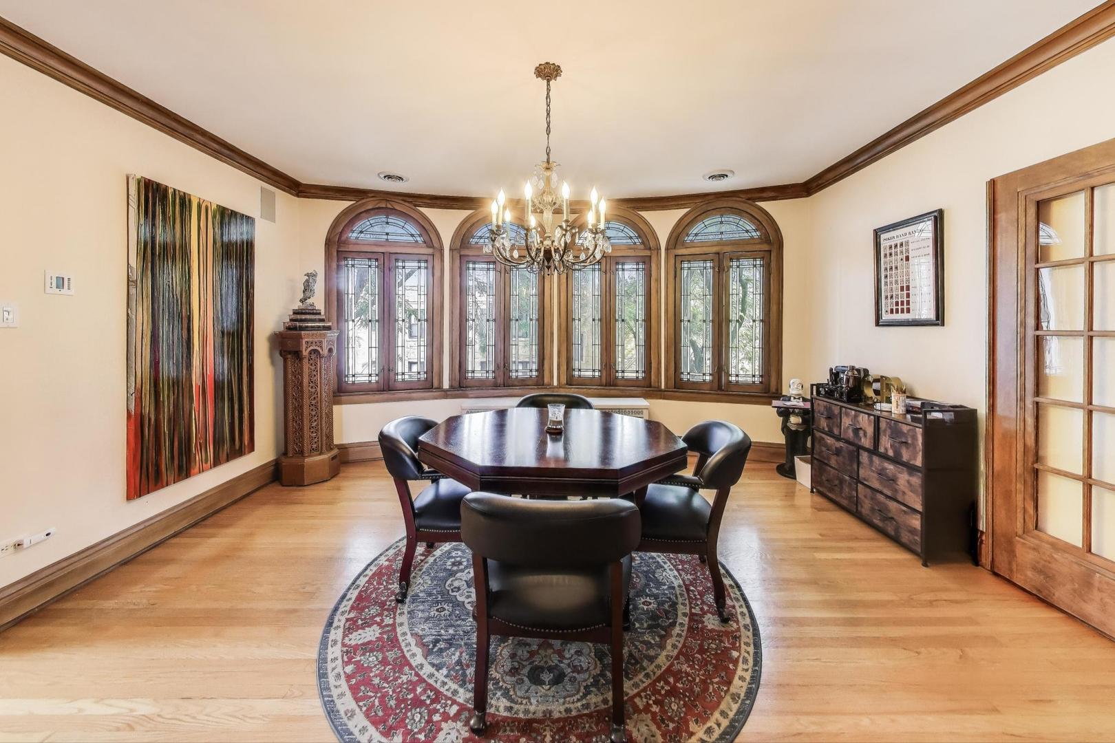 2700 West Carmen Avenue Chicago, IL 60625 - Photo 25 of 34 a view of a livingroom with furniture window and wooden floor