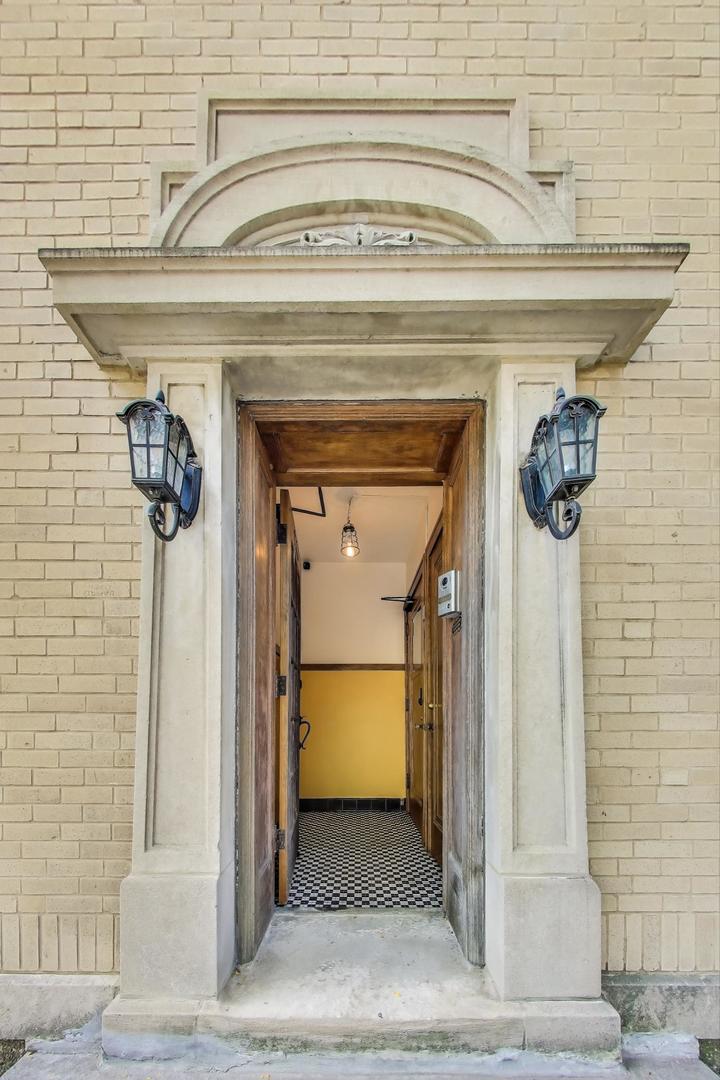 2700 West Carmen Avenue Chicago, IL 60625 - Photo 3 of 34 a view of a door of the house