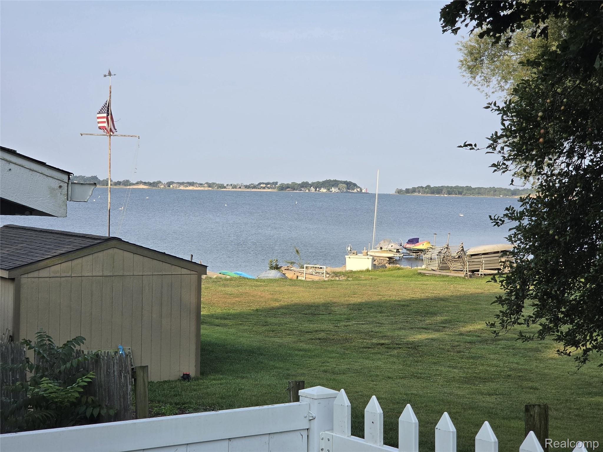 243 Ruddiman Drive Muskegon, MI 49445 - Photo 6 of 39 6.jpg