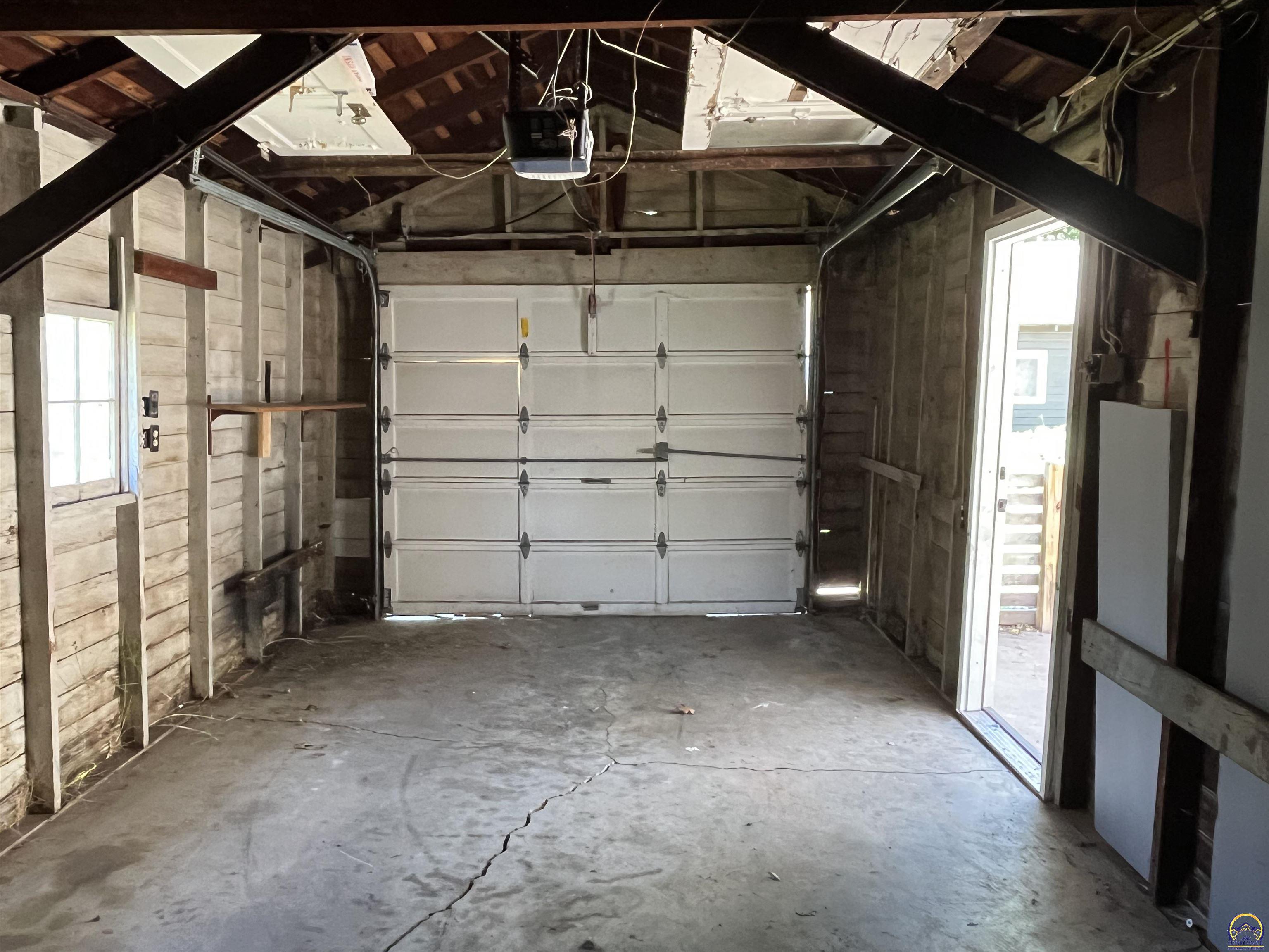 1307 Southwest Hampton Street Topeka, KS 66604 - Photo 11 of 11