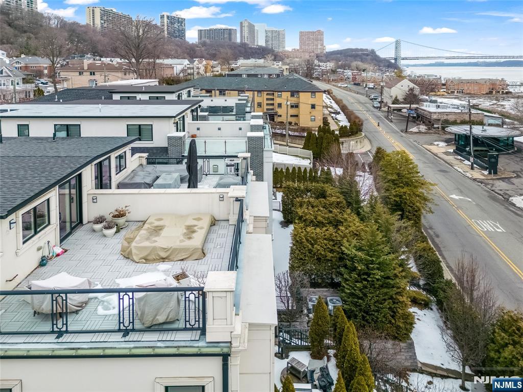 1228 River Road Edgewater, NJ 07020 - Photo 48 of 49 a picture of a city view