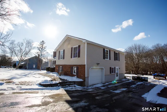$424,700 | 110 Pautipaug Hill Road, Sprague, CT 06330