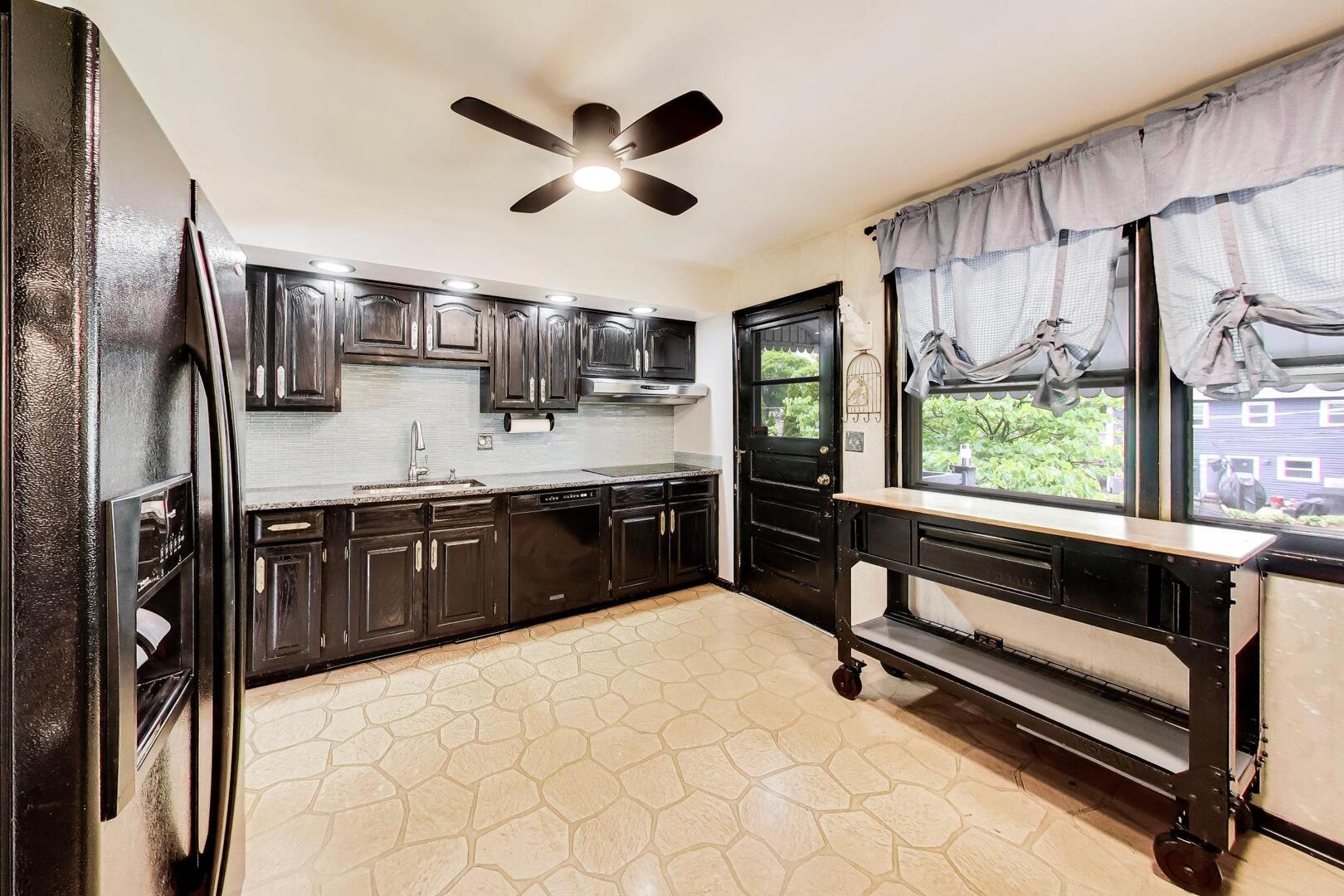 1415 Busse Road Mount Prospect, IL 60056 - Photo 8 of 28 Gallery Image 8