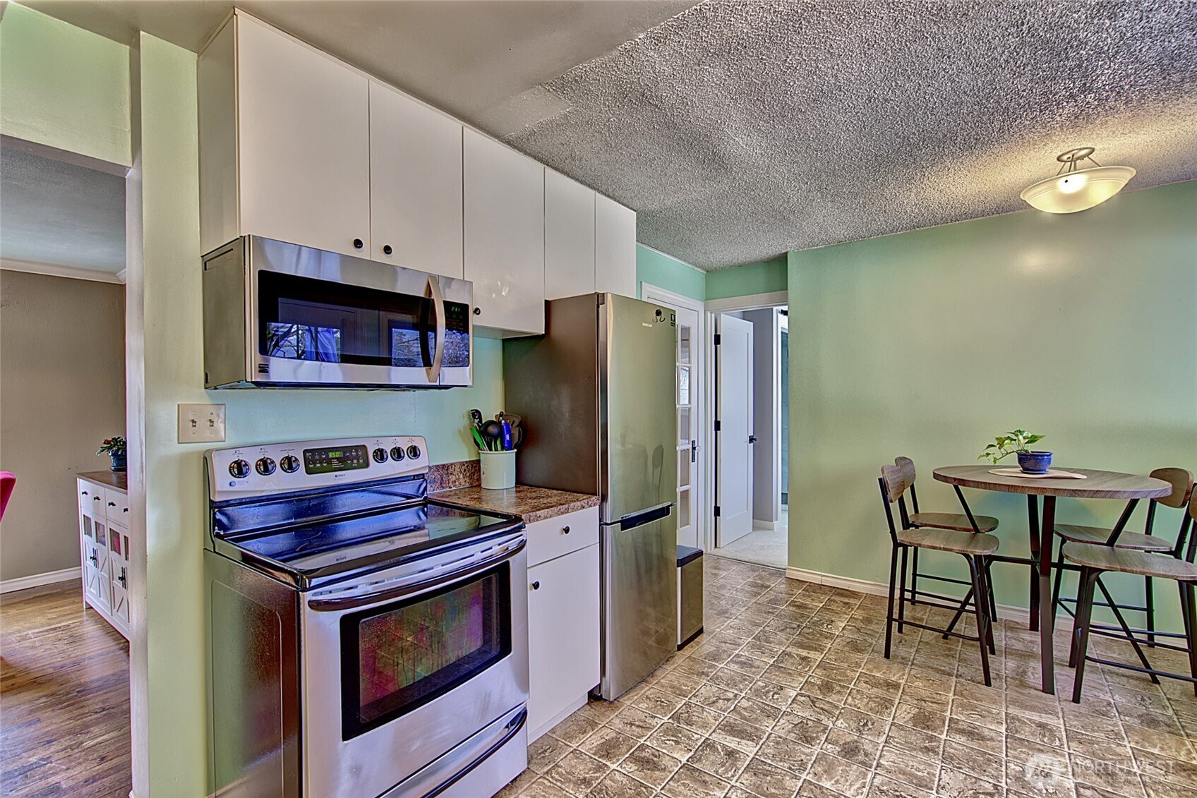 8829 231st Street Southwest Edmonds, WA 98026 - Photo 13 of 34