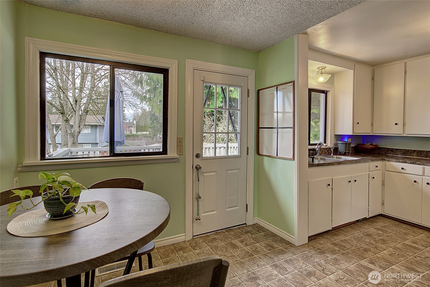 8829 231st Street Southwest Edmonds, WA 98026 - Photo 14 of 34