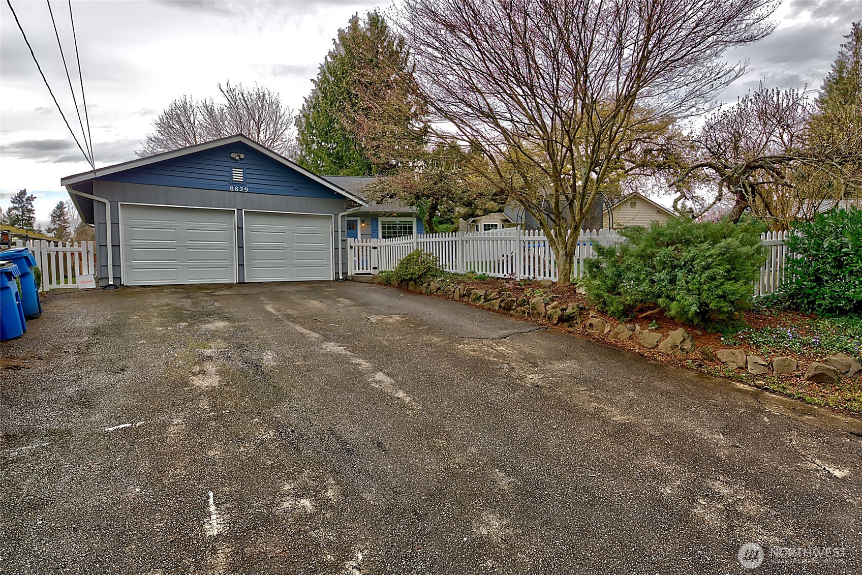 8829 231st Street Southwest Edmonds, WA 98026 - Photo 2 of 34