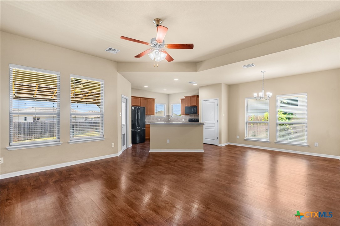 1009 Spring Terrace Loop Temple, TX 76502 - Photo 4 of 36 Gallery Image 4
