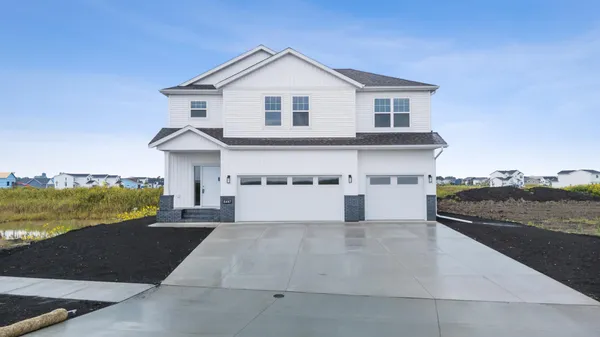 $579,900 | 8378 62nd Street South, Horace, ND 58047