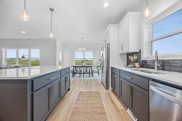 $579,900 | 8378 62nd Street South, Horace, ND 58047