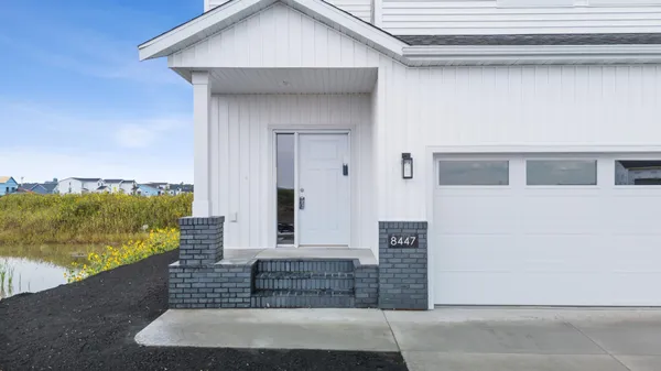 $579,900 | 8378 62nd Street South, Horace, ND 58047