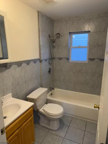 $3,000 | 71 Hammond Avenue, Passaic, NJ 07055